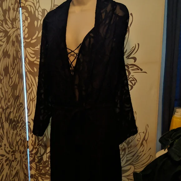 Intimates - Picture 4 of 6